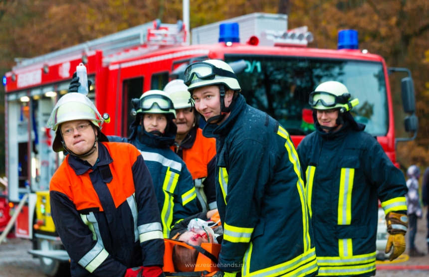 Rescuehands-helping-people-in-need